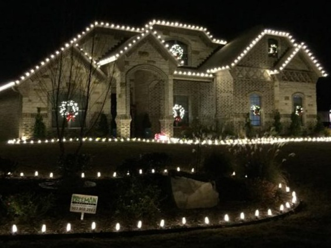 show the holiday spirit in your business or at your home theres no better way of doing that than with a tastefully designed christmas lights display - When To Take Down Christmas Lights show the holiday spirit in your business or at your home theres no better way of doing that than with a tastefully designed christmas lights display - When To Take Down Christmas Lights